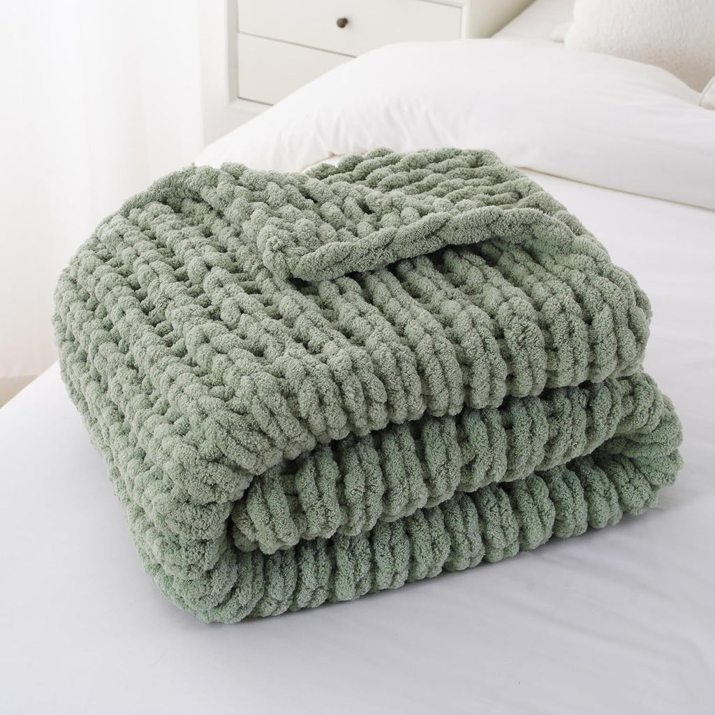 Battilo Sage Green Chunky Knit Throw Blanket, Soft and Thick Chenille Throw Blanket, 50"x60" Handmade Cable Knit Crochet Blanket, Cozy Knot Knitted Throw Blankets for Couch Home Decor, Light Green