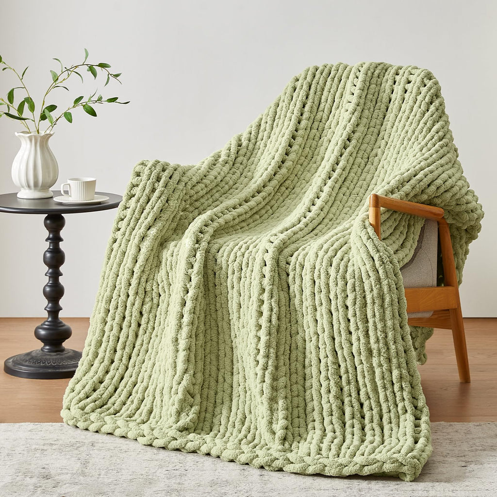 Chunky Knit Throw Blanket, 50''*60'' Knitted Throw Chenille Yarn for Bed Couch, Handmade Cream Crochet Big Thick Blanket, Machine Washable Cute Comfy Blanket for Home Decor
