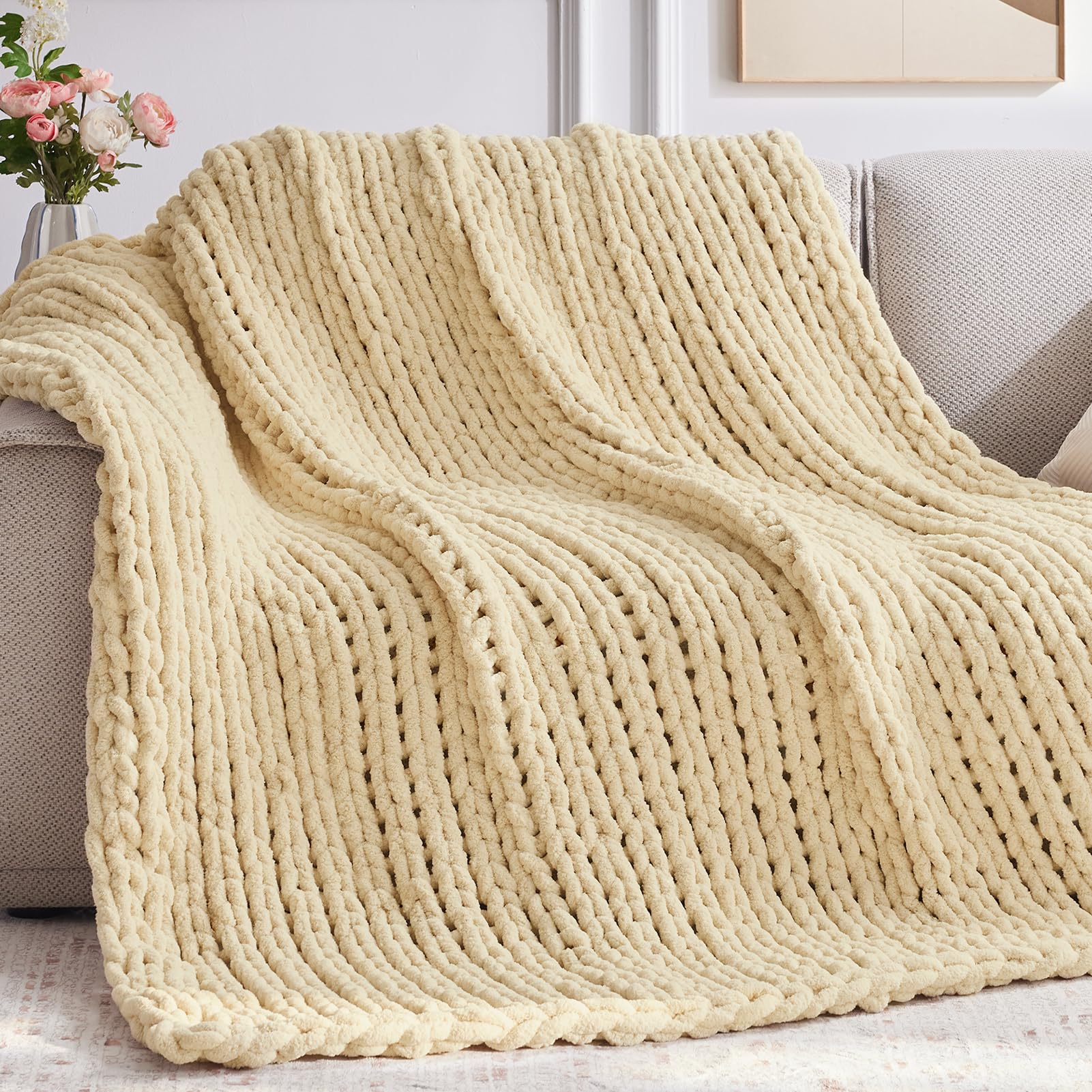 Chunky Knit Throw Blanket, 50''*60'' Knitted Throw Chenille Yarn for Bed Couch, Handmade Cream Crochet Big Thick Blanket, Machine Washable Cute Comfy Blanket for Home Decor