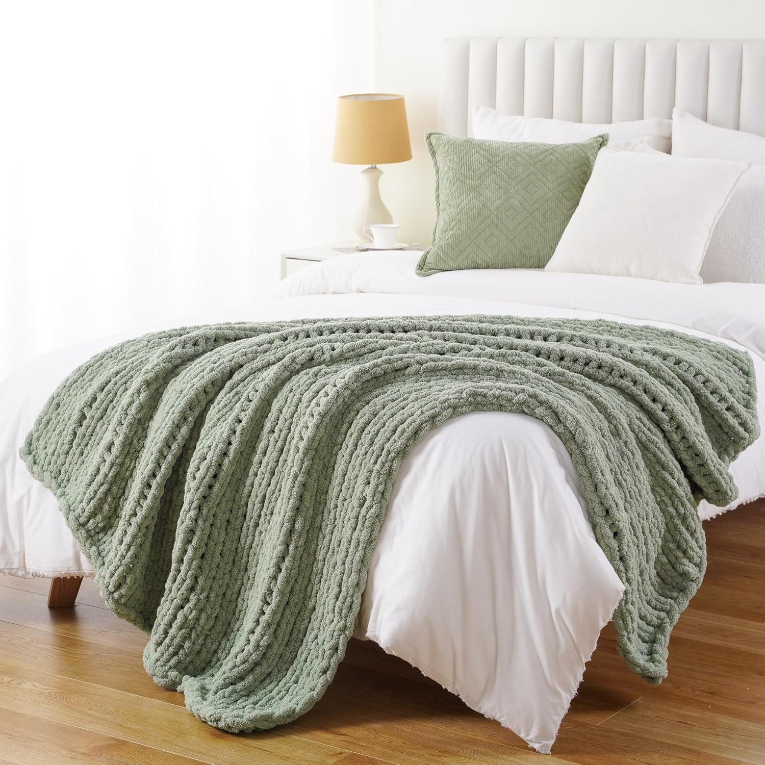 Battilo Sage Green Chunky Knit Throw Blanket, Soft and Thick Chenille Throw Blanket, 50"x60" Handmade Cable Knit Crochet Blanket, Cozy Knot Knitted Throw Blankets for Couch Home Decor, Light Green